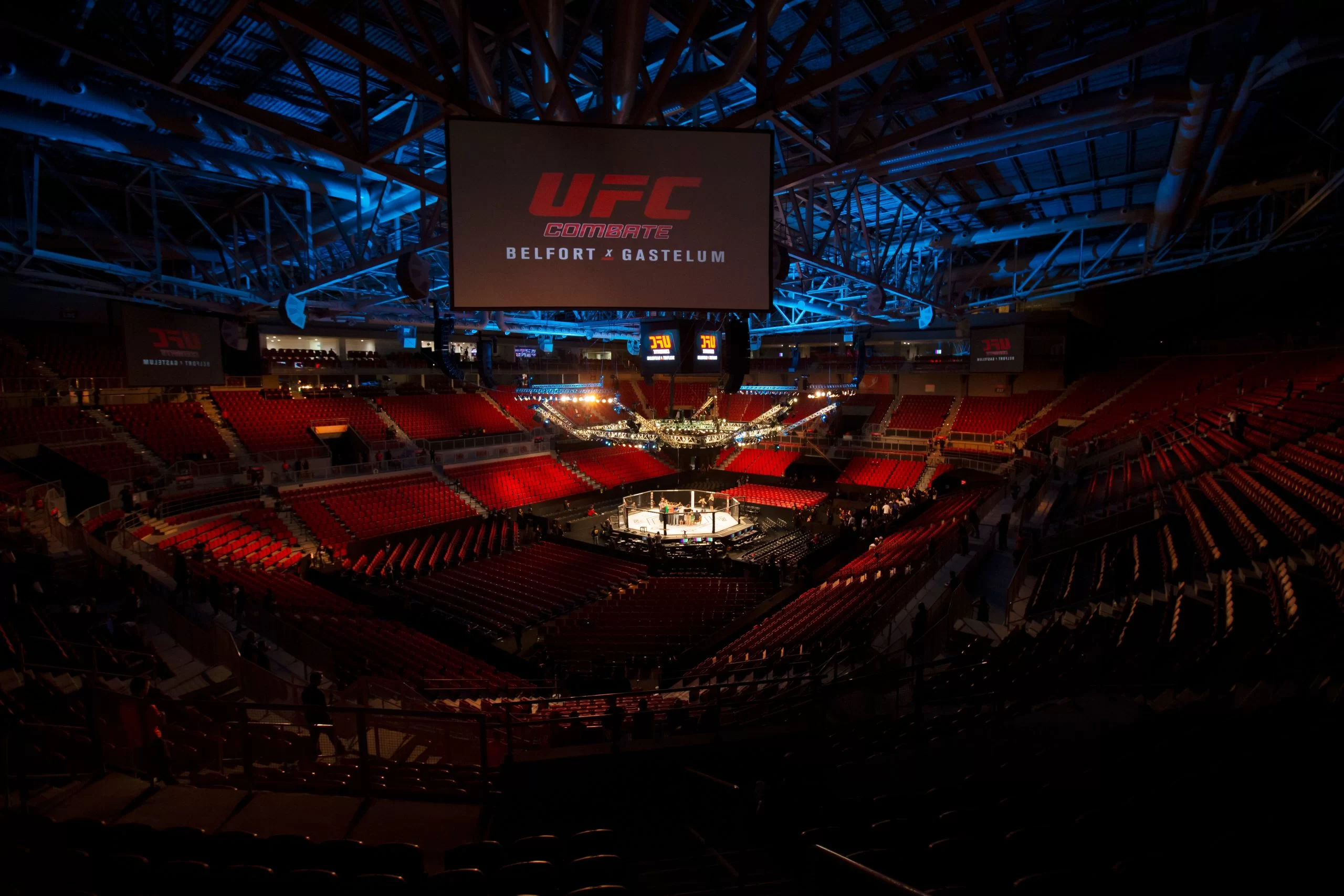 Alex Pereira y Jiri Prochazka cara a cara antes del evento principal de UFC 303